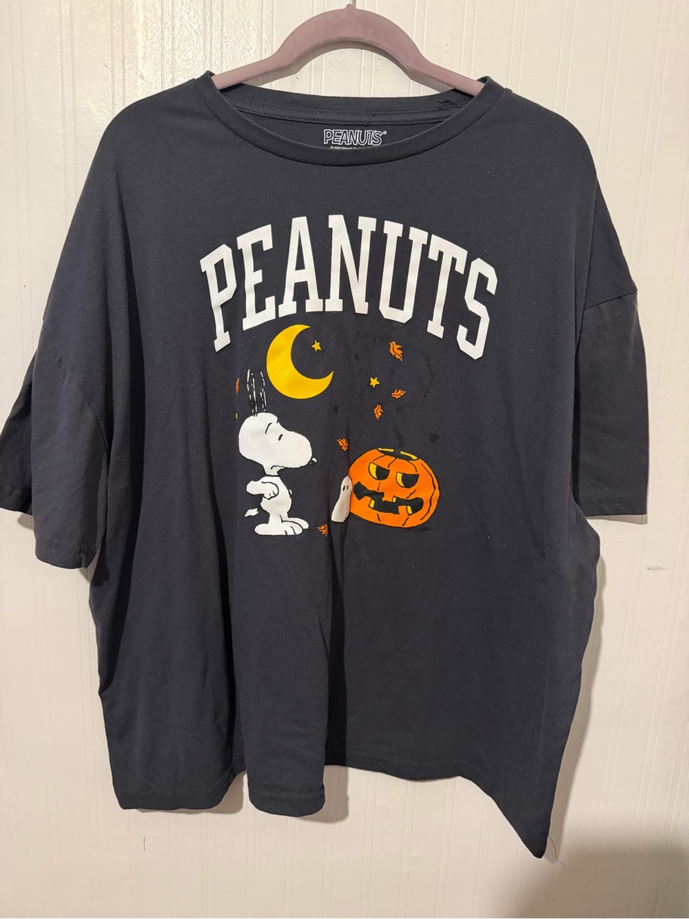 Peanuts women’s Black Halloween Snoopy Pumpkin Costume Tee XXL
